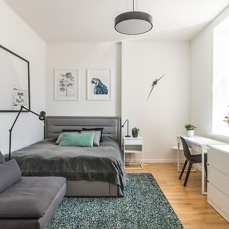 Cozy Modern Studio - Great For Short Trips Riga Exteriör bild