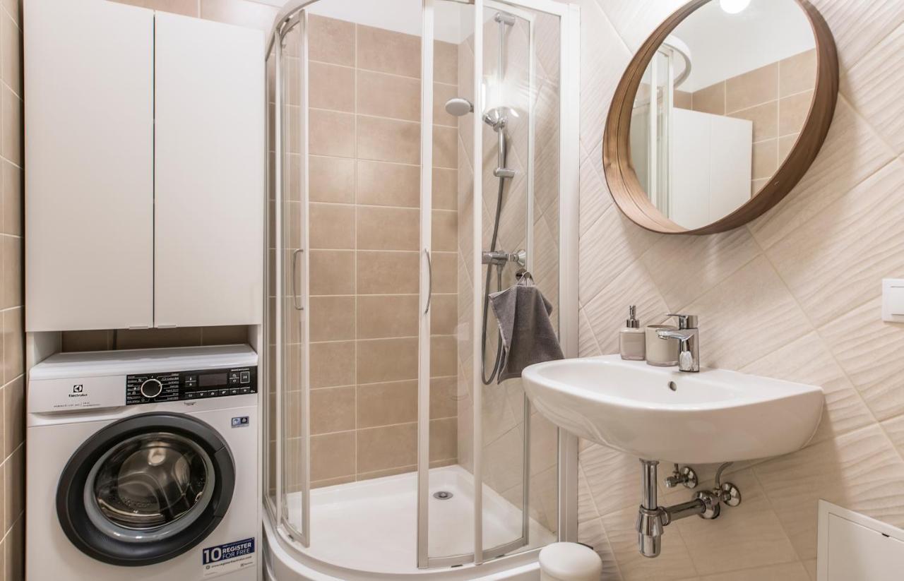 Cozy Modern Studio - Great For Short Trips Riga Exteriör bild
