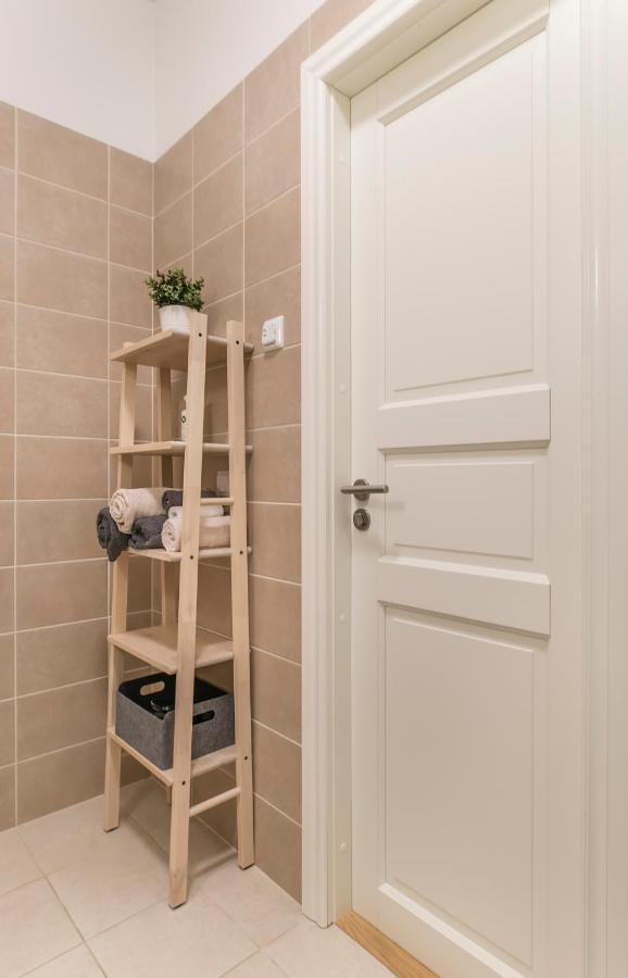 Cozy Modern Studio - Great For Short Trips Riga Exteriör bild
